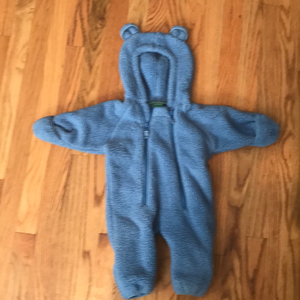 Fleece outerwear suit for babies